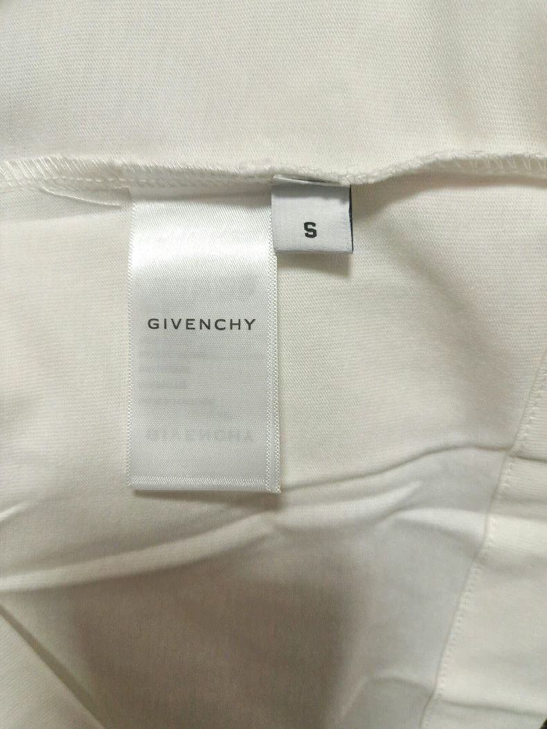 Givenchy Givenchy 2023 Model Summer Short Sleeve T-Shirt Size US S / EU 44-46 / 1 - 6 Thumbnail