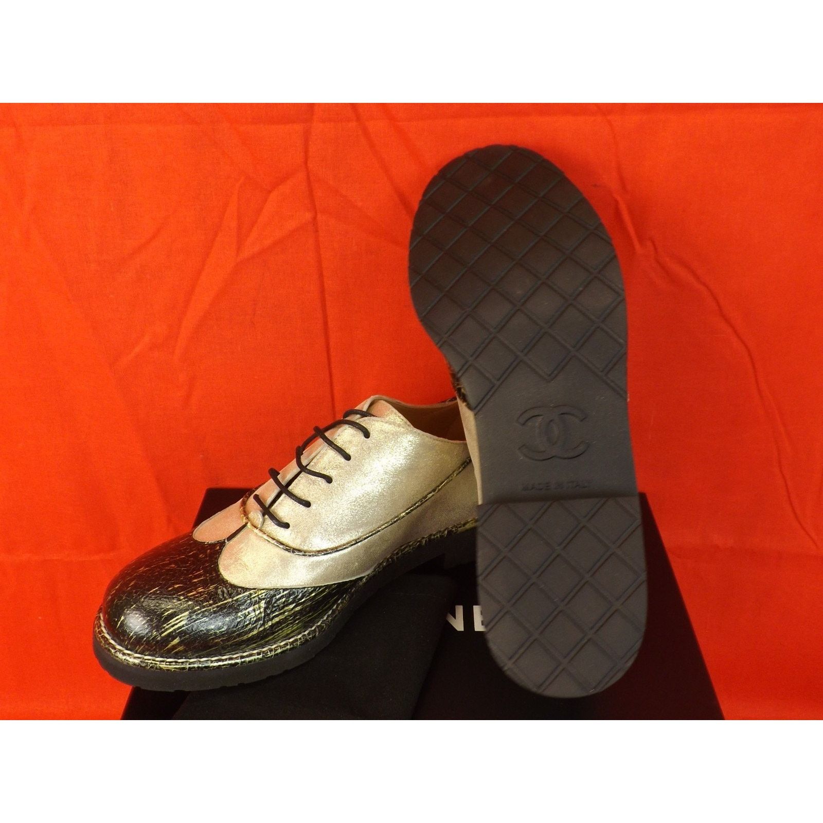 Chanel CHANEL G31564 TWO TONE BLACK LEATHER CC LOGO OXFORDS 38 $1K Size US 8 / IT 38 - 10 Thumbnail
