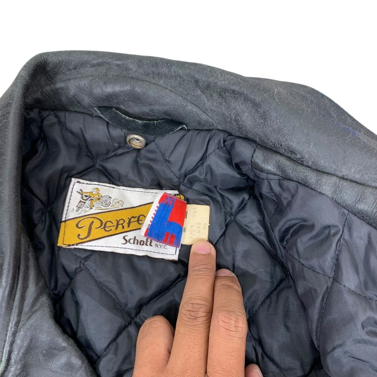 Schott CLASSIC SCHOTT PERFECTO BIKERS JACKET SIZE 46 Size US L / EU 52-54 / 3 - 11 Thumbnail