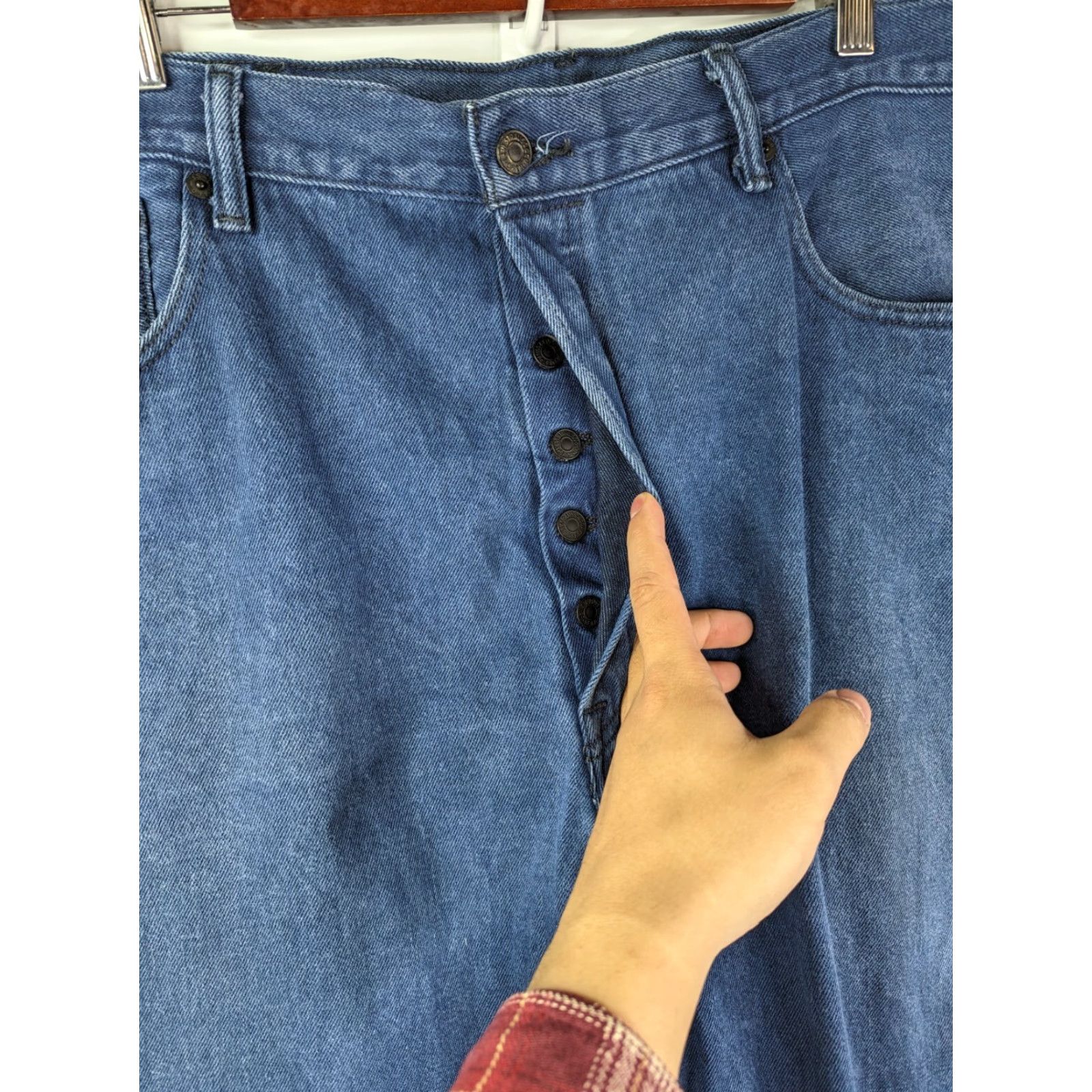 Levi's VINTAGE Levis 501xx Jeans Blue Denim Straight Button Fly Mens 40x30 Inseam 30 Solid Denim Medium Wash Levi's 501 XX Logo Jeans Mens New title Size US 40 / EU 56 - 3 Thumbnail