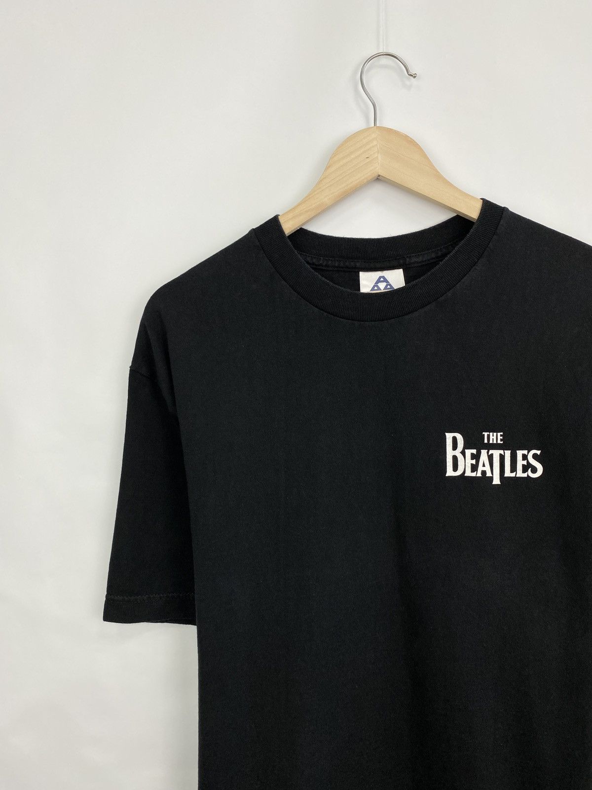 Band Tees 🇬🇧 Vintage 2002 The Beatles Apple Rare Retro T-Shirt Hype Y2K Size US L / EU 52-54 / 3 - 7 Thumbnail