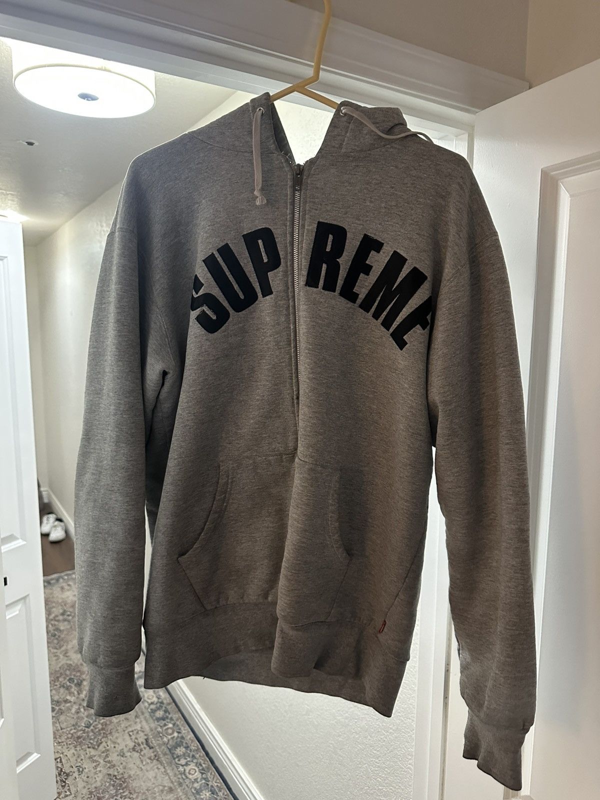 Supreme Supreme Arc Logo 2009 Zip-up Hoodie | Grailed