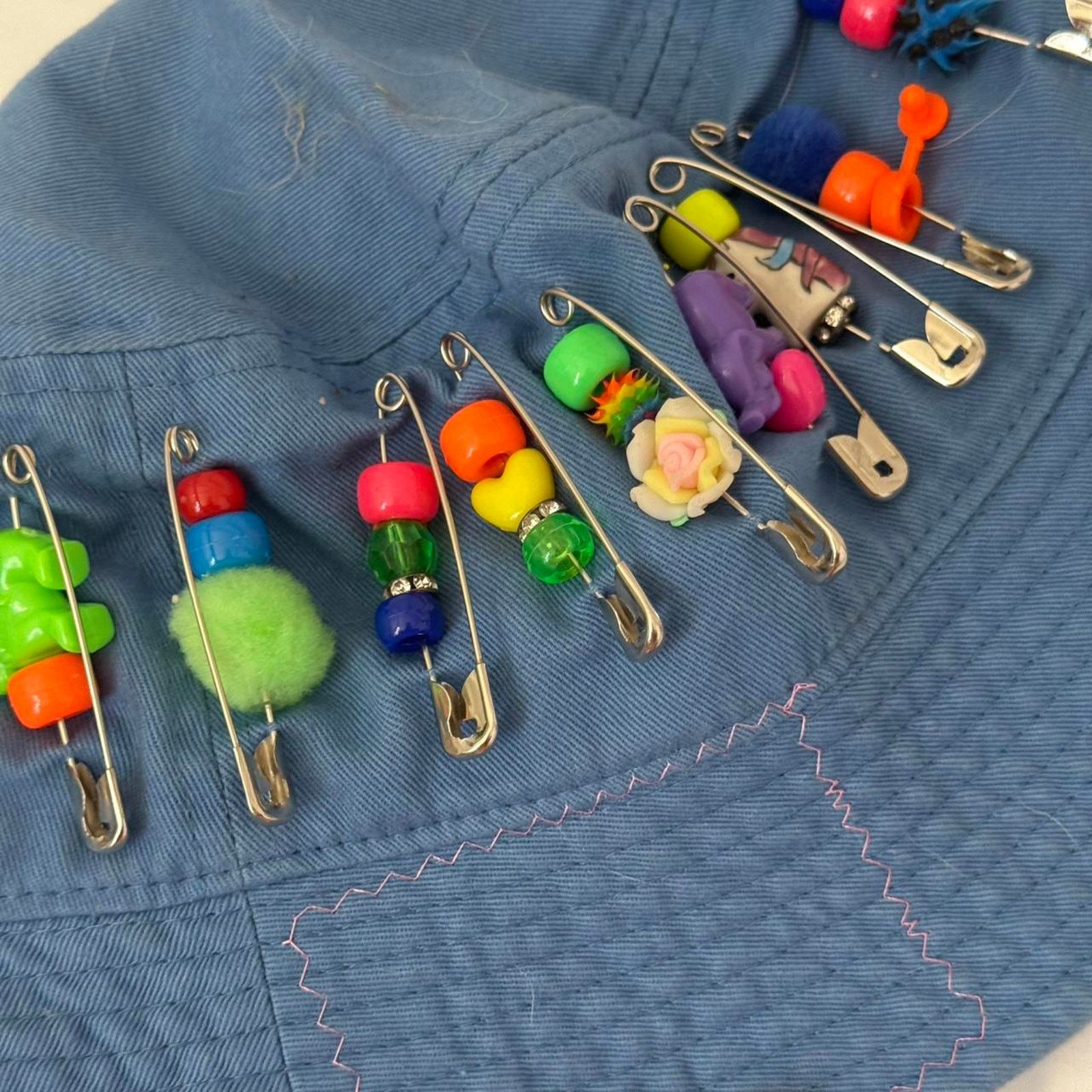 Other ⋆ beaded safety pin bucket hat y2k ⋆ Size ONE SIZE - 5 Thumbnail