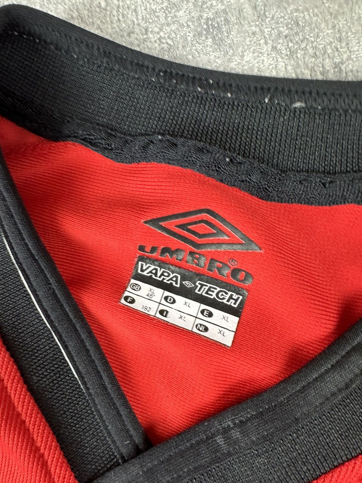 Other Manchester United 2000/02 Home Soccer Football Retro Jersey Size US XL / EU 56 / 4 - 7 Thumbnail