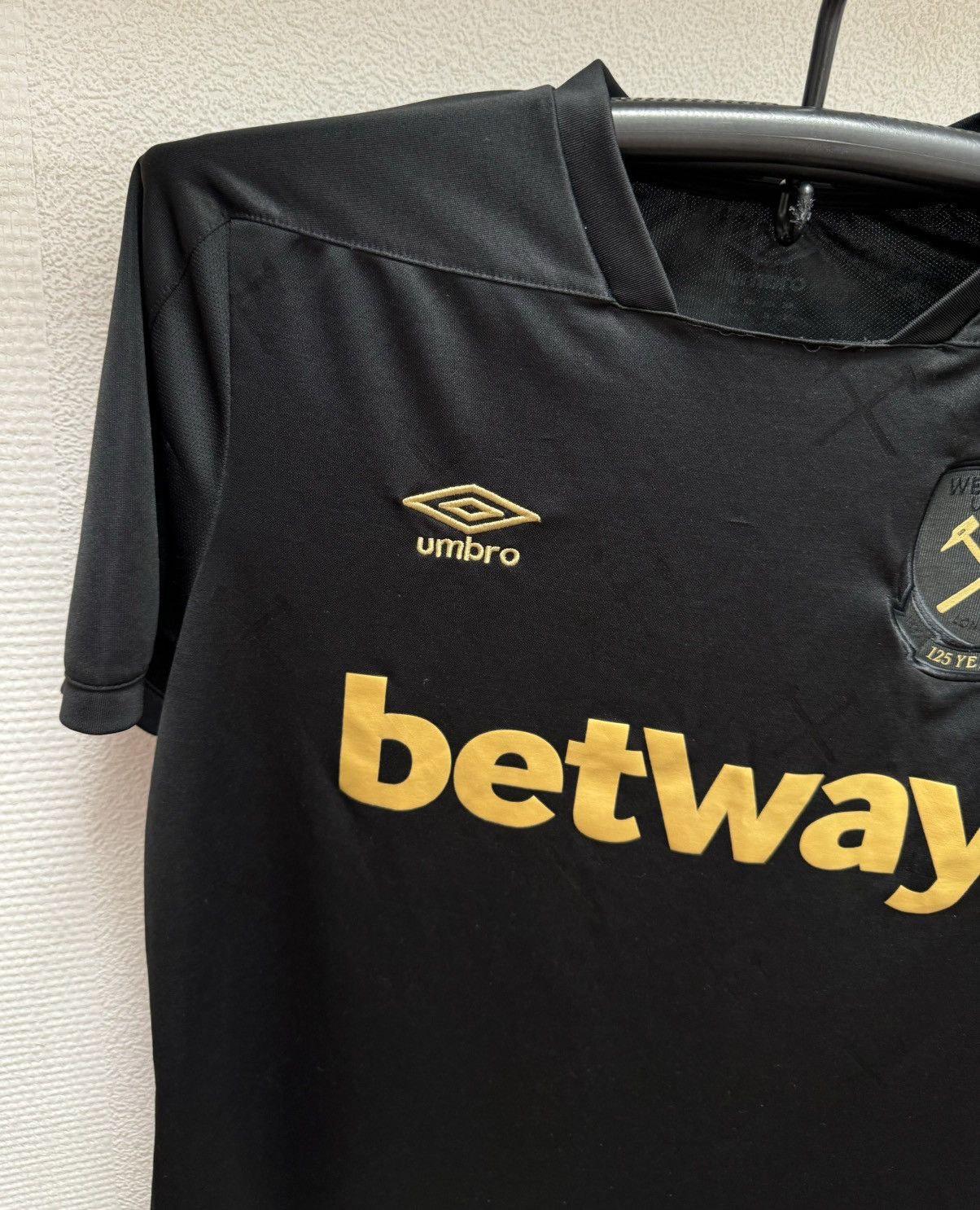 Umbro West Ham United umbro soccer jersey L monogram Size US L / EU 52-54 / 3 - 2 Thumbnail