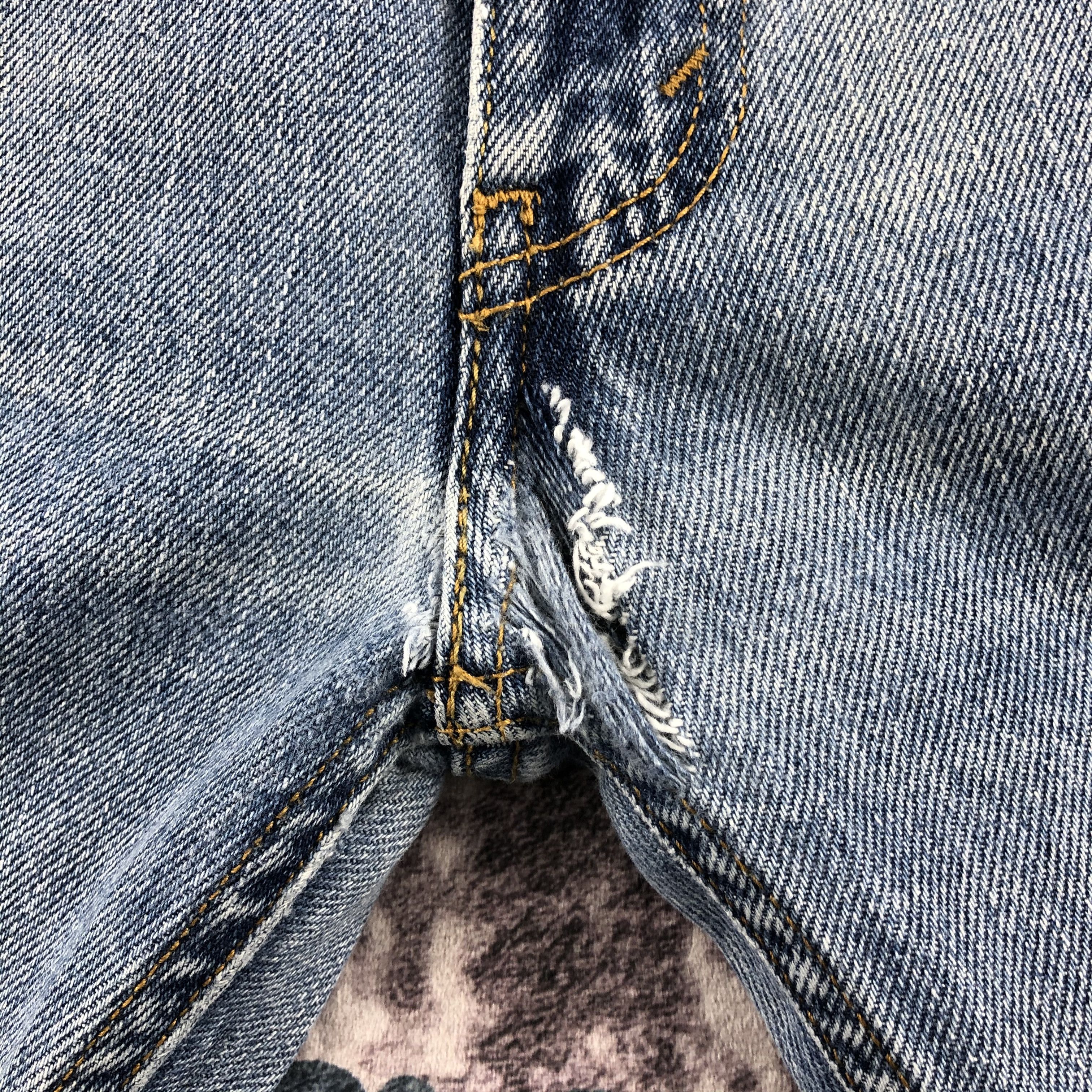 Levi's × Vintage Vintage Blue Wash Levis 505 Jeans-JM2631 Size US 35 - 9 Thumbnail