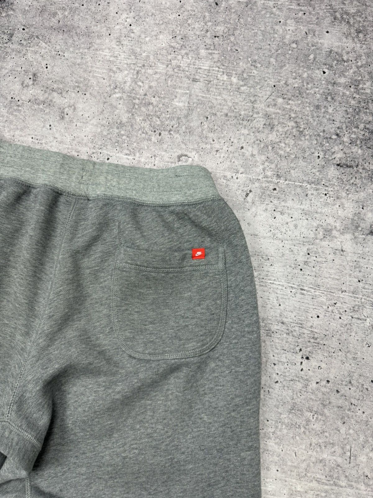 Nike Vintage Nike 90’s Y2K Style Swoosh Logo Sweatpants Joggers Size US 32 / EU 48 - 22 Thumbnail