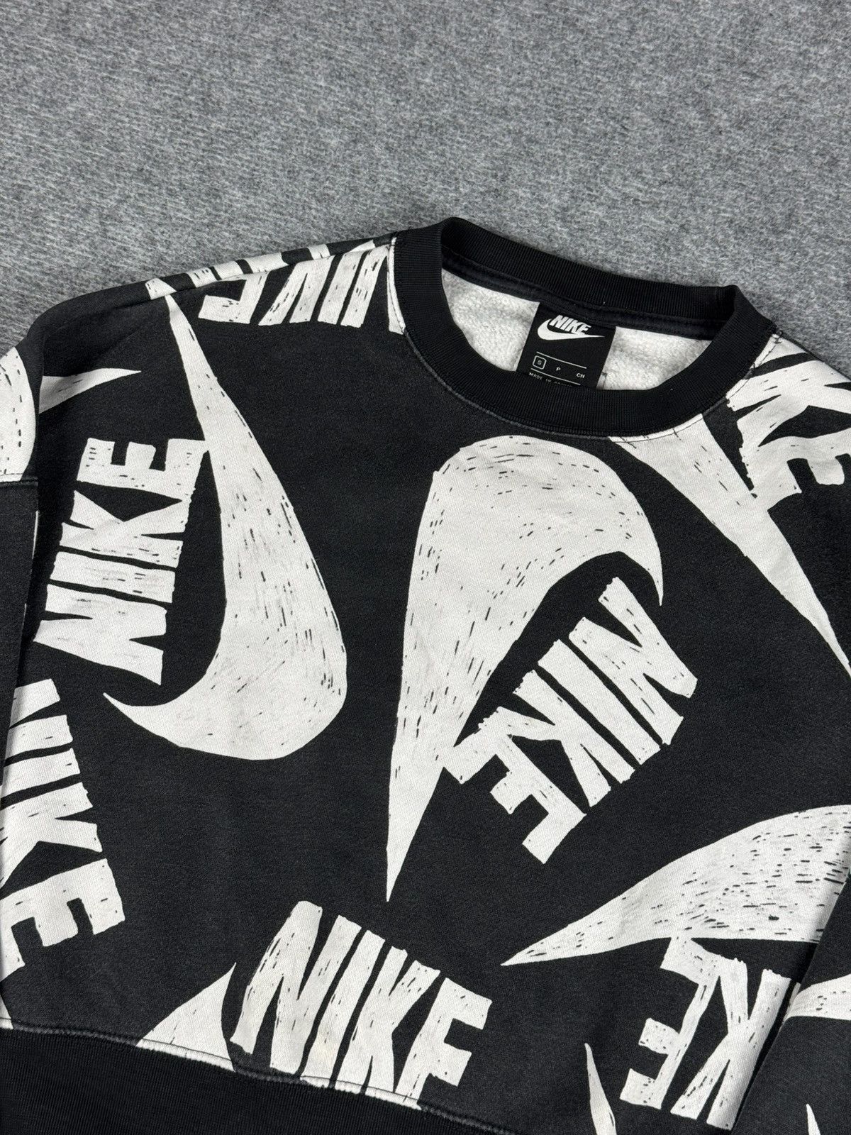 Nike Nike Big Swoosh Monogram Crop Top Size S / US 4 / IT 40 - 4 Thumbnail