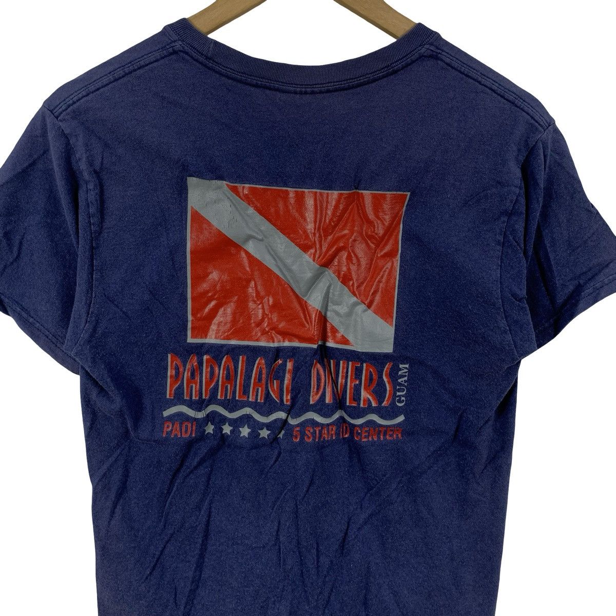 Vintage Vintage Papalagi Logo T-Shirt – Minimal Chest Print Dolphin Size US S / EU 44-46 / 1 - 8 Thumbnail