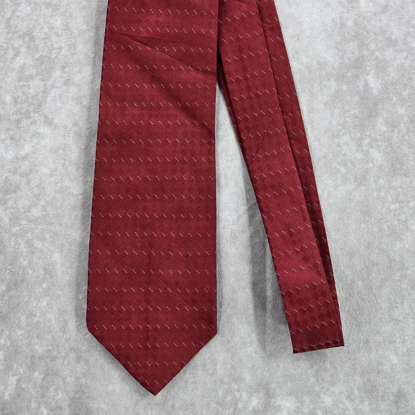 Calvin Klein Calvin Klein Red Diamon Geometric Dot 100% Silk Neck Tie Size 28 - 2 Thumbnail