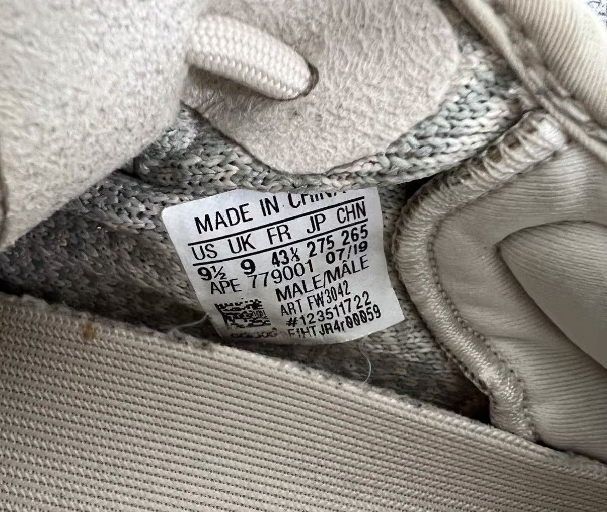 Yeezy YEEZY 350 Running Shoes J16 Size US 9.5 / EU 42-43 - 6 Thumbnail
