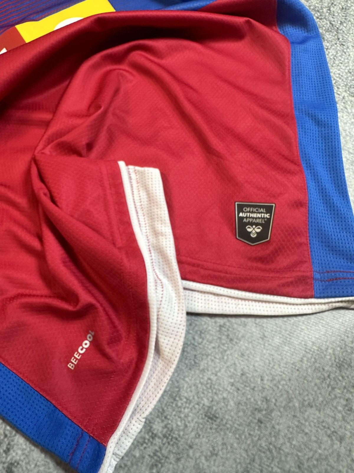 Hummel Hummel Elche Soccer Jersey Streetwear Rare Casual L Spain Size US L / EU 52-54 / 3 - 5 Thumbnail