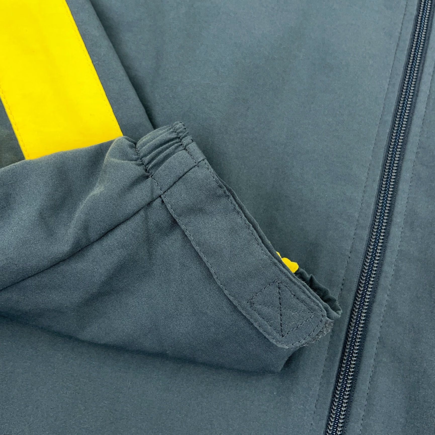 Nike VINTAGE Nike Jacket Men XL Gray Yellow Windbreaker Zip Full Zip All Seasons 80s 90s Retro Sports Nike Mens XL Gray Yellow Windbreaker Jacket Size US XL / EU 56 / 4 - 7 Thumbnail