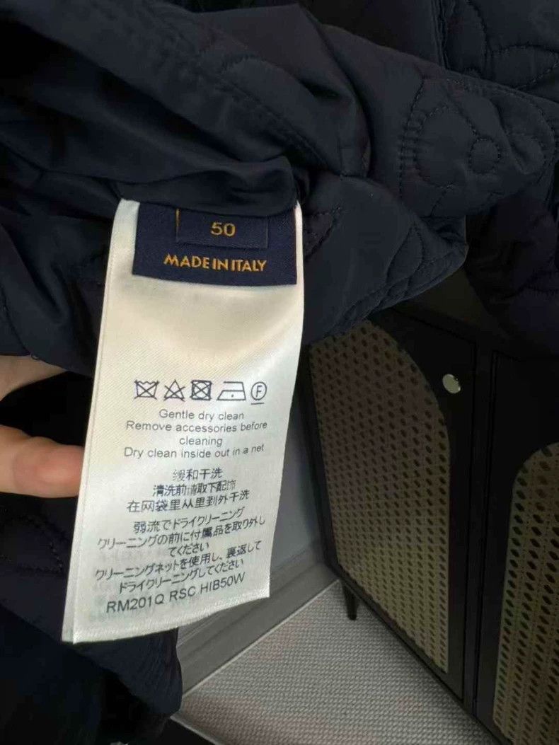 Louis Vuitton Louis Vuitton Black presbyopic embossed tag instruction cot Size US M / EU 48-50 / 2 - 3 Thumbnail