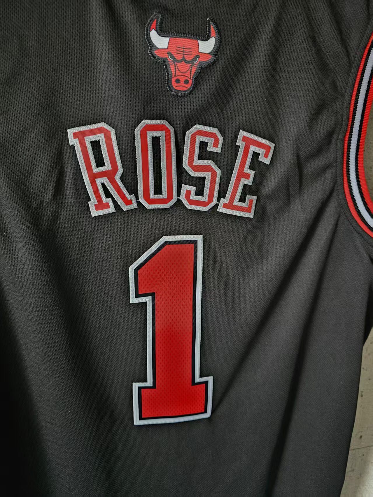 NBA Bulls 1 Derrick Rose Jersey Black L Size US L / EU 52-54 / 3 - 5 Thumbnail