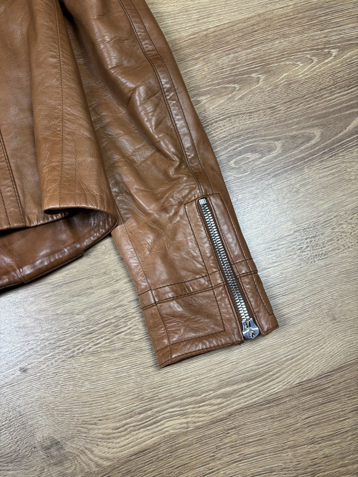 Gucci Gucci 2000s Leather Biker Jacket with GG Belt Size M / US 6-8 / IT 42-44 - 13 Thumbnail