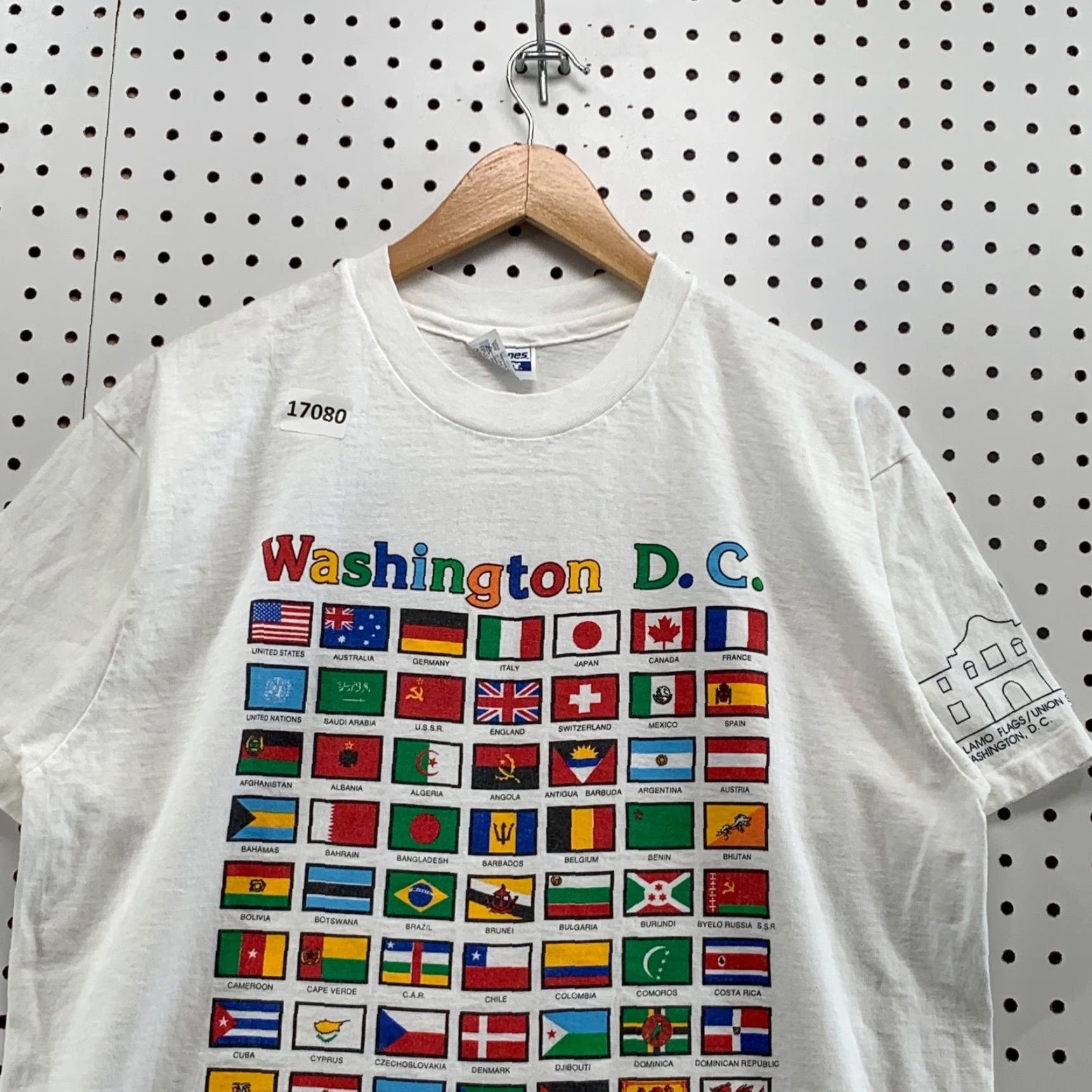 Hanes VINTAGE Washington DC Alamo Flags Shirt Mens XL White 90s USA Hanes T-Shirt Size US XL / EU 56 / 4 - 2 Thumbnail