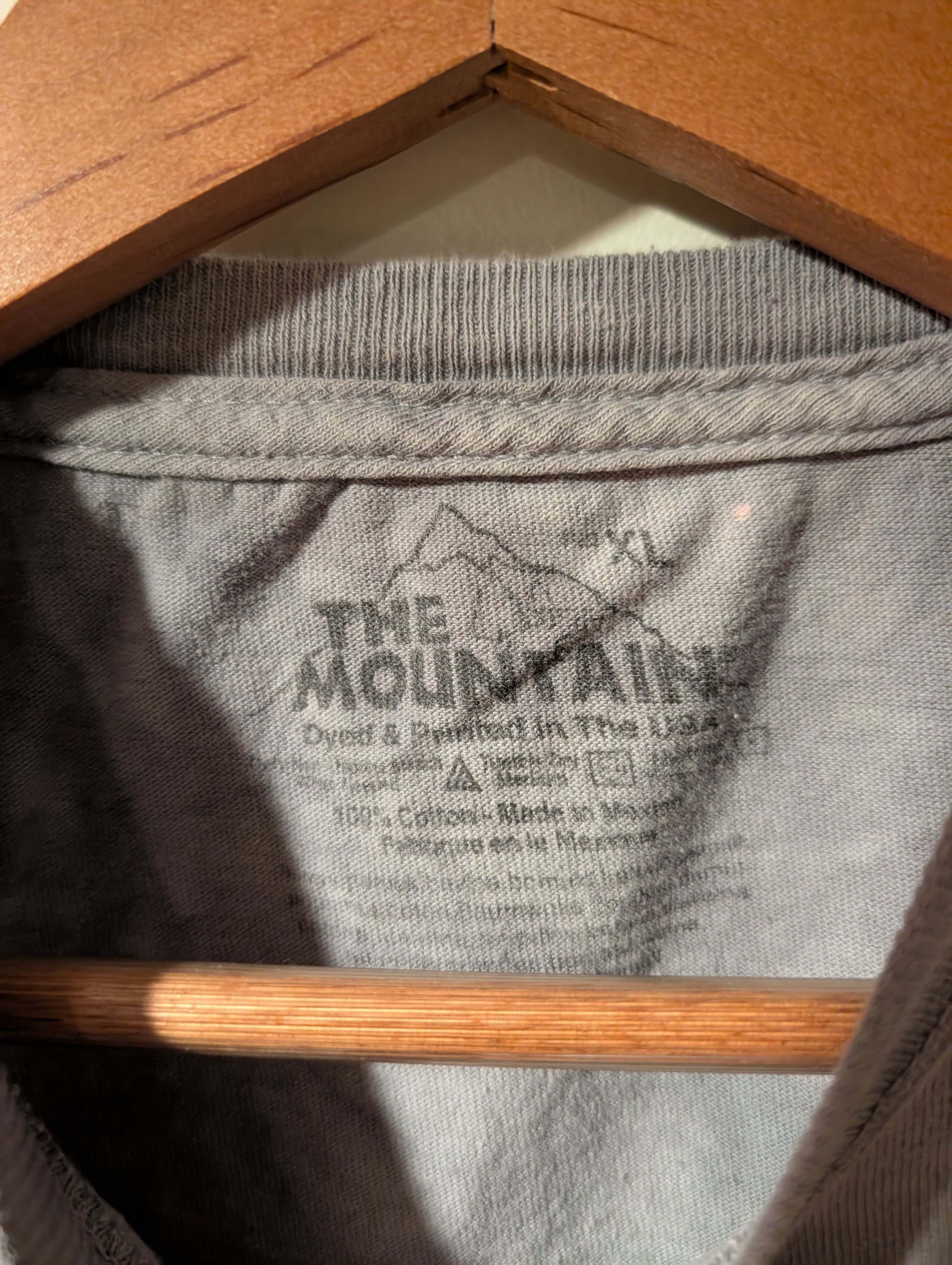 The Mountain Vintage The Mountain Rhino T Shirt Tagged XL Youth Large Size US L / EU 52-54 / 3 - 3 Thumbnail
