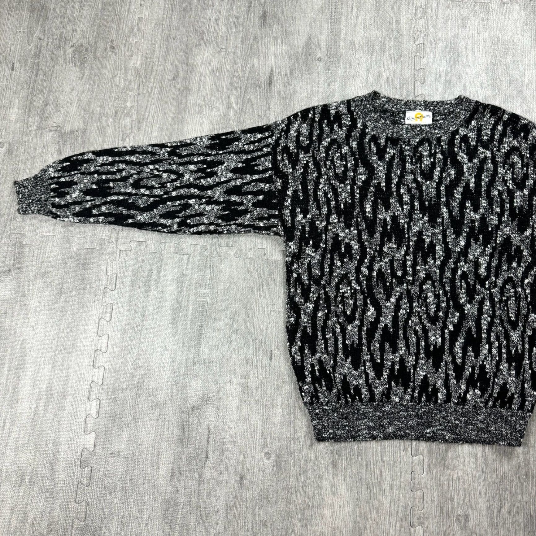 Etienne Aigner VTG Etienne Aigner TIGER Abstract Knit Pullover Sweater M Multicolor USA Made Crew Neck Long Sleeve Classic Fit Unisex Adults Size M Size M / US 6-8 / IT 42-44 - 3 Thumbnail