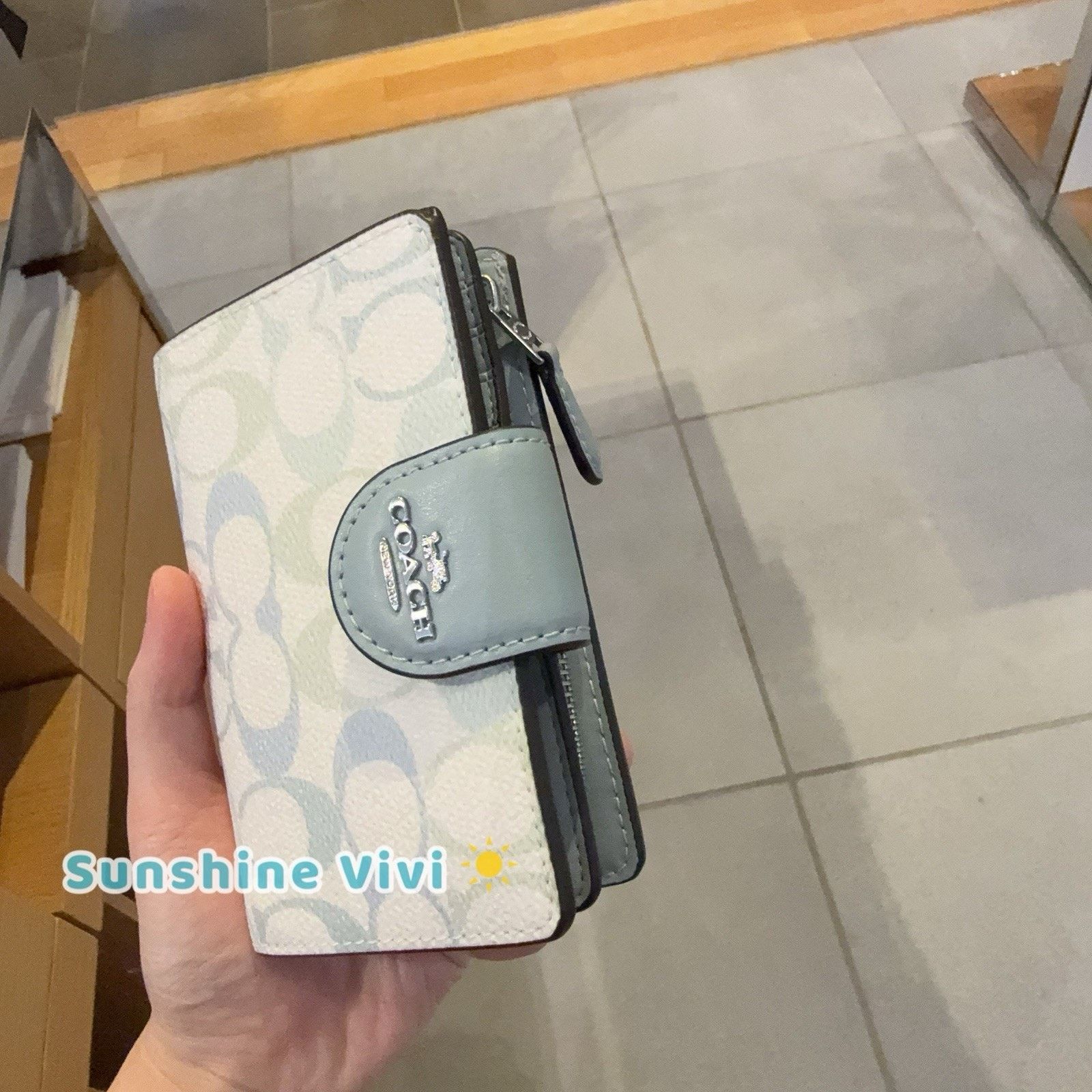 Coach NWT Coach Medium Corner Zip Wallet Pretty CEC31 Chalk/Blue Size ONE SIZE - 2 Thumbnail