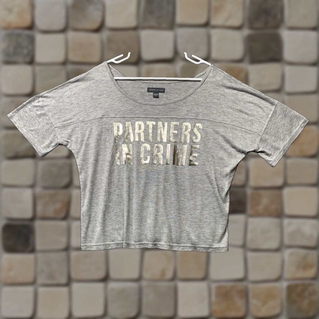 Vintage NEW Kendall & Kylie Cropped T-Shirt Jr. Misses Large Lt Gray Lightweight NWOT Womens/Men? Size L / US 10 / IT 46 - 1 Thumbnail