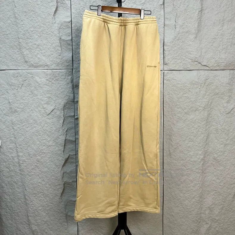 Balenciaga Balenciaga size XS Khaki Embroidered Logo Sweatpants Size US 27 - 1 Thumbnail