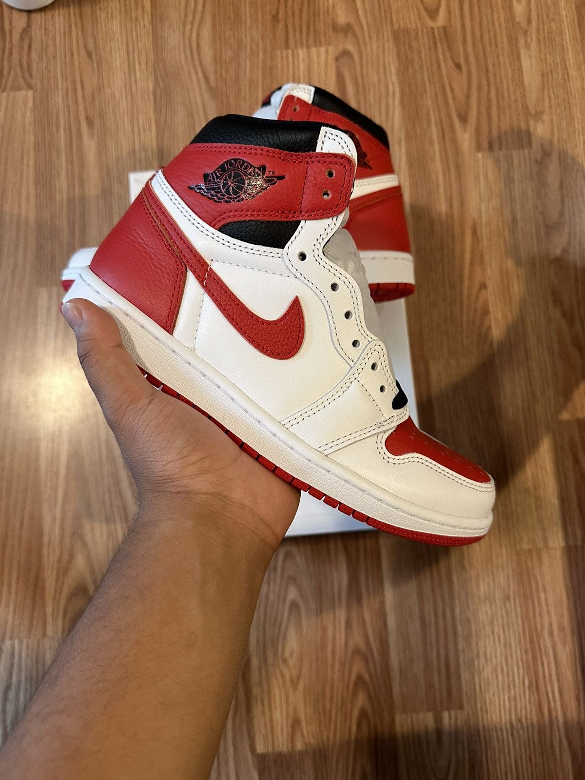 Jordan Brand Jordan 1 Retro High OG “Heritage” Size US 7 / EU 40 - 3 Thumbnail