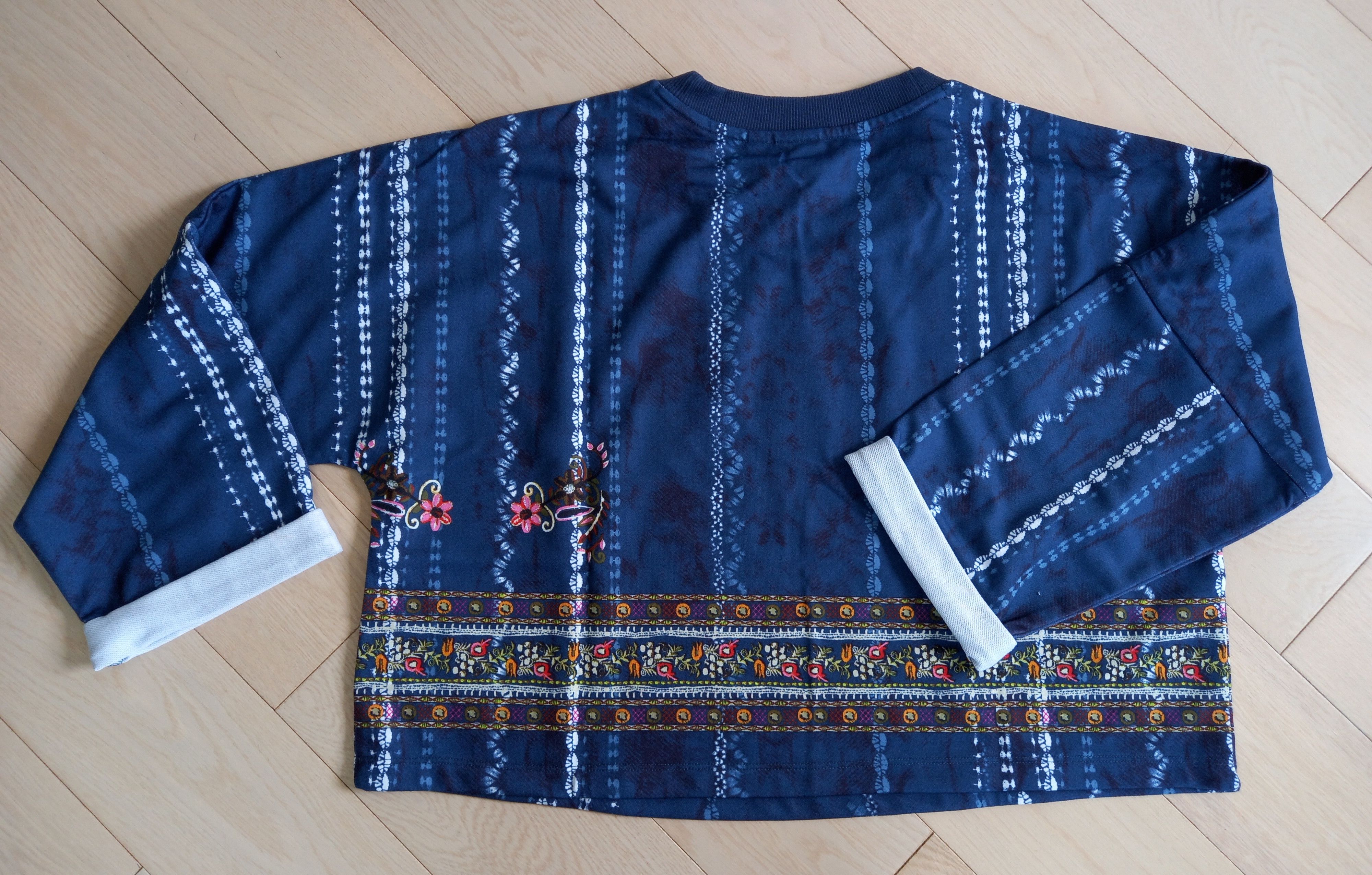 Adidas × Vintage NWT Adidas x Farm Cirandeira Cropped Sweatshirt AY6896 Size M / US 6-8 / IT 42-44 - 2 Thumbnail