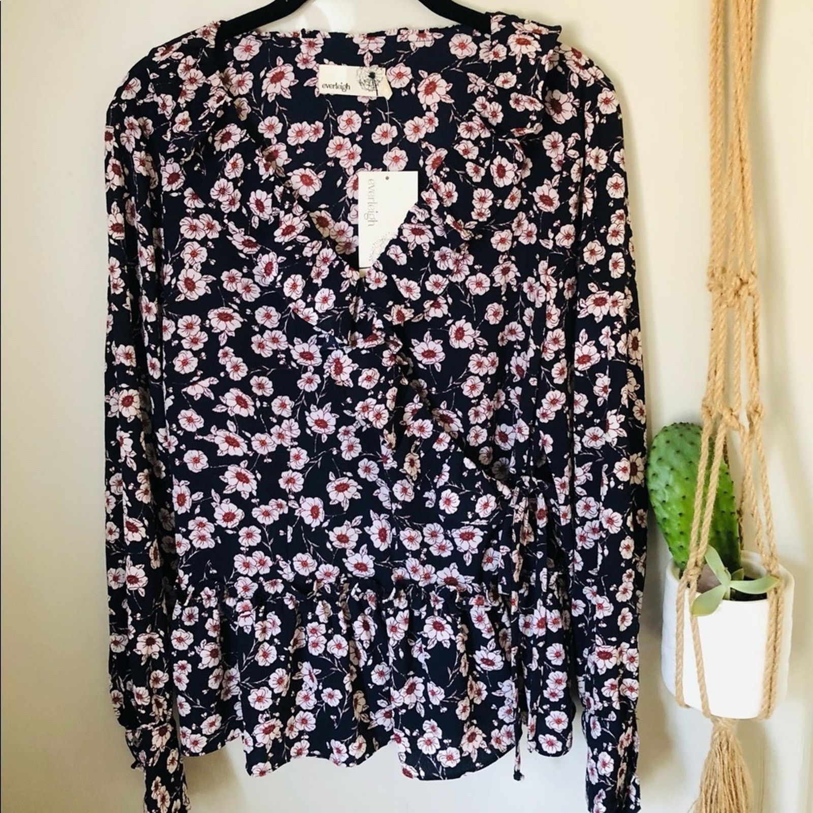 Macys Floral Wrap Front Blouse Size M / US 6-8 / IT 42-44 - 3 Thumbnail