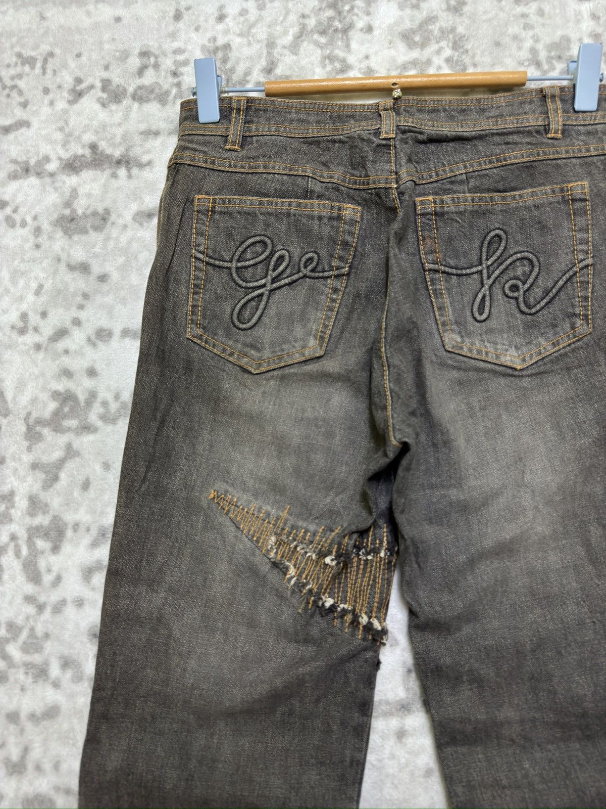 Japanese Brand Y2K Flared Unisex Jeans Gray 5-Pocket Gold Zigzag Stitch Size 26" / US 2 / IT 38 - 10 Thumbnail