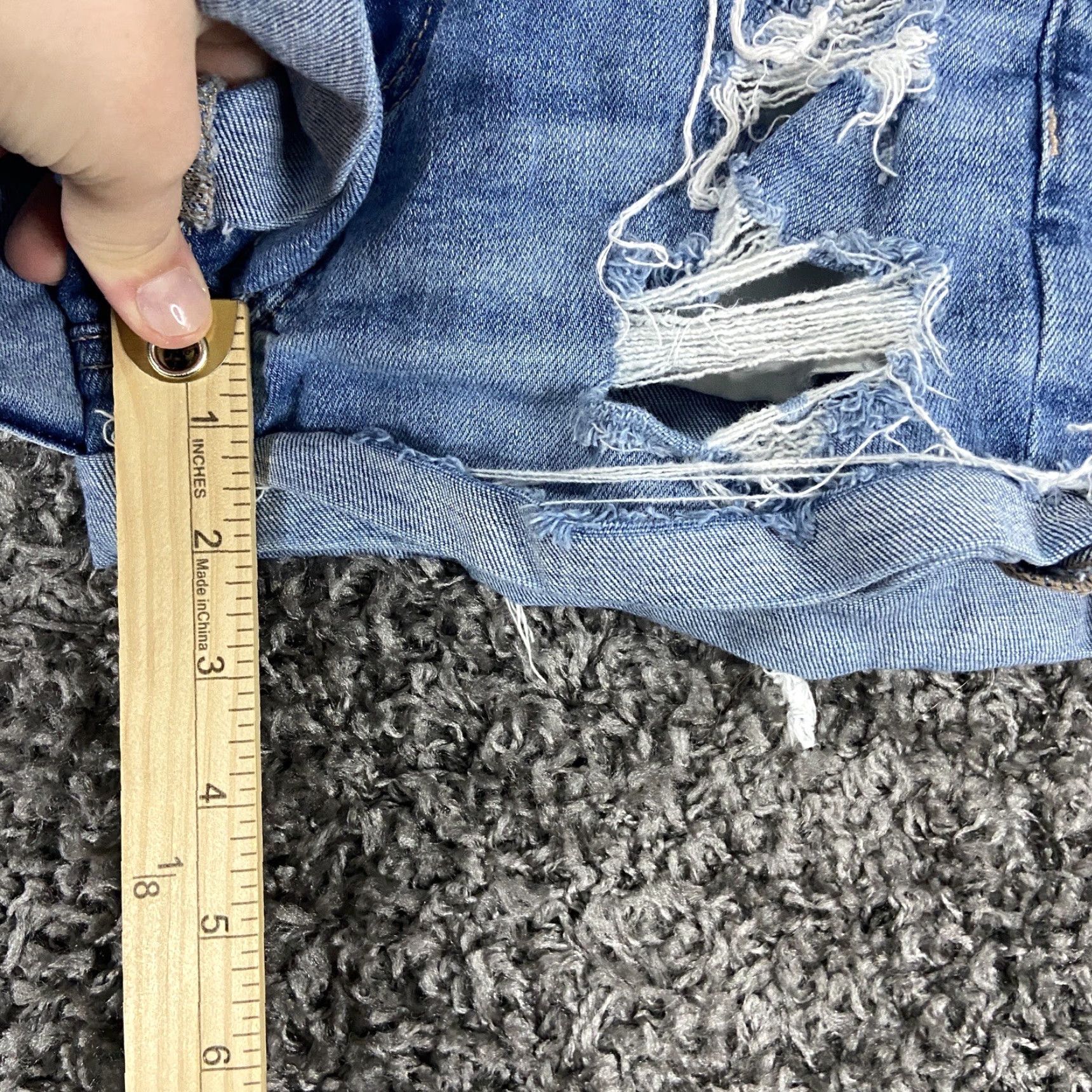 American Eagle Outfitters VINTAGE? No. American Eagle Outfitters Super Stretch Hi Rise Shortie Distressed Denim Shorts Women Adult 6 Blue Cut-Off Stretch Denim Womens 6 Size 28" / US 6 / IT 42 - 6 Thumbnail