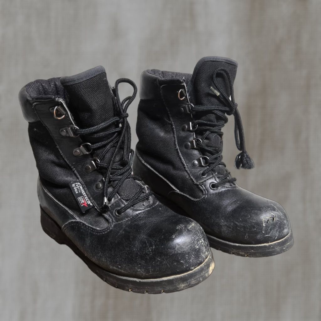 Vintage Rocky Black Insulated Hiking Boot Adult Women's Size 8M - Ankle, Round Toe, Lace Up, Outdoor Size US 8 / IT 38 - 1 Thumbnail