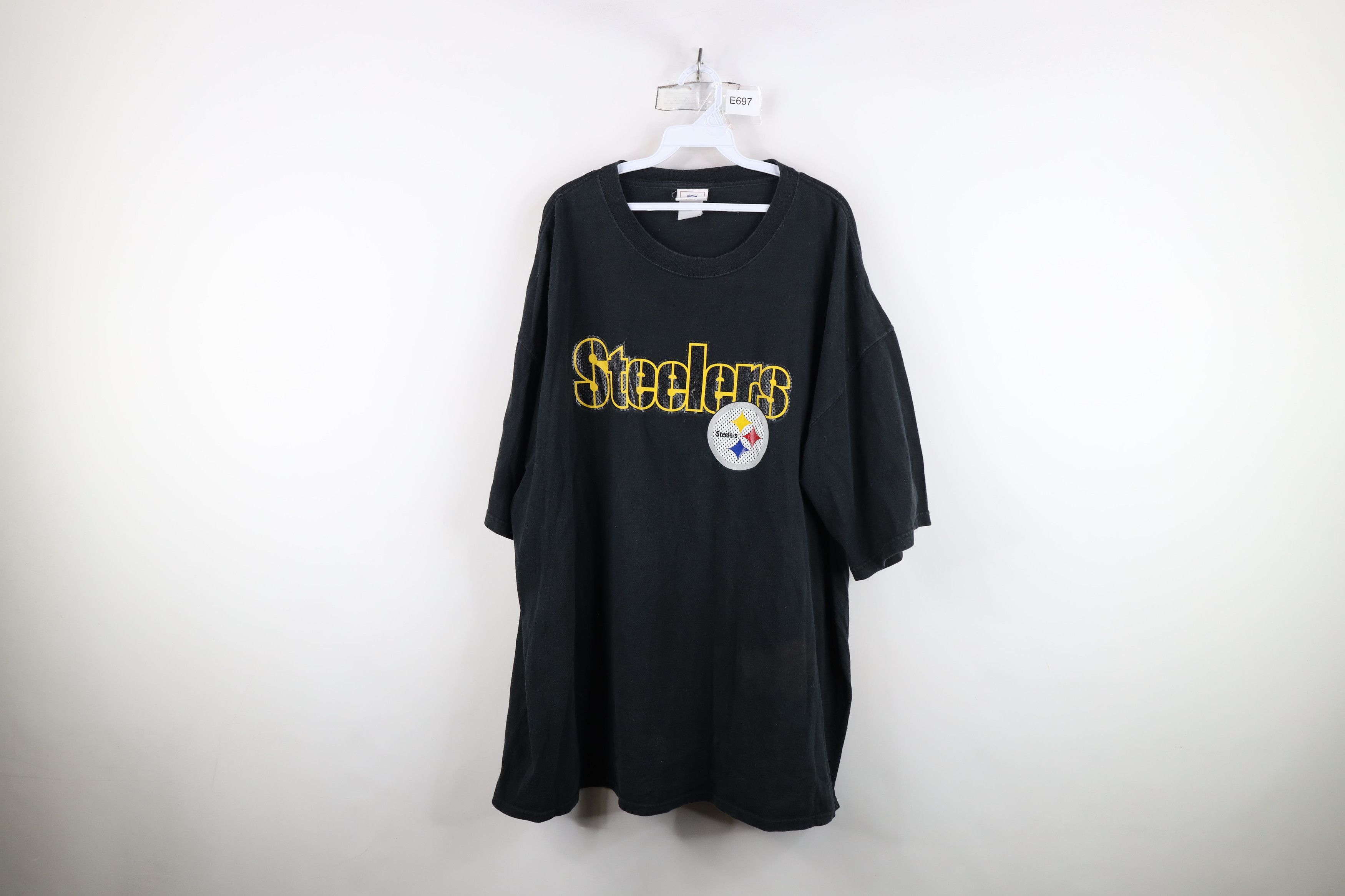 Vintage Vintage NFL Steelers Football Short Sleeve T-Shirt Size US XXL / EU 58 / 5 - 1 Thumbnail