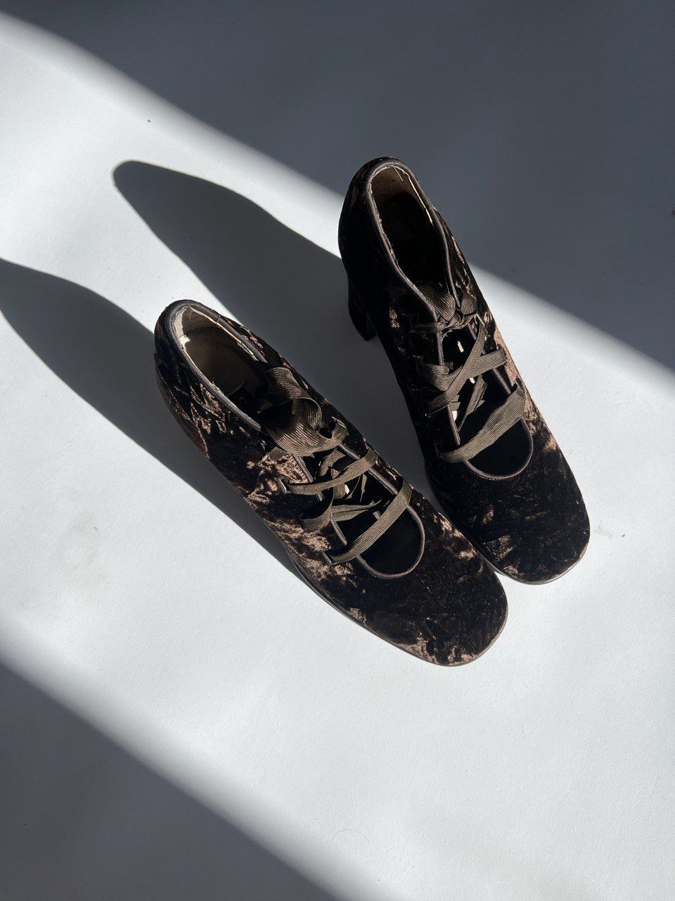 Kenneth Cole Kenneth Cole Lace Up Velvet Heels Size US 9 / IT 39 - 2 Thumbnail
