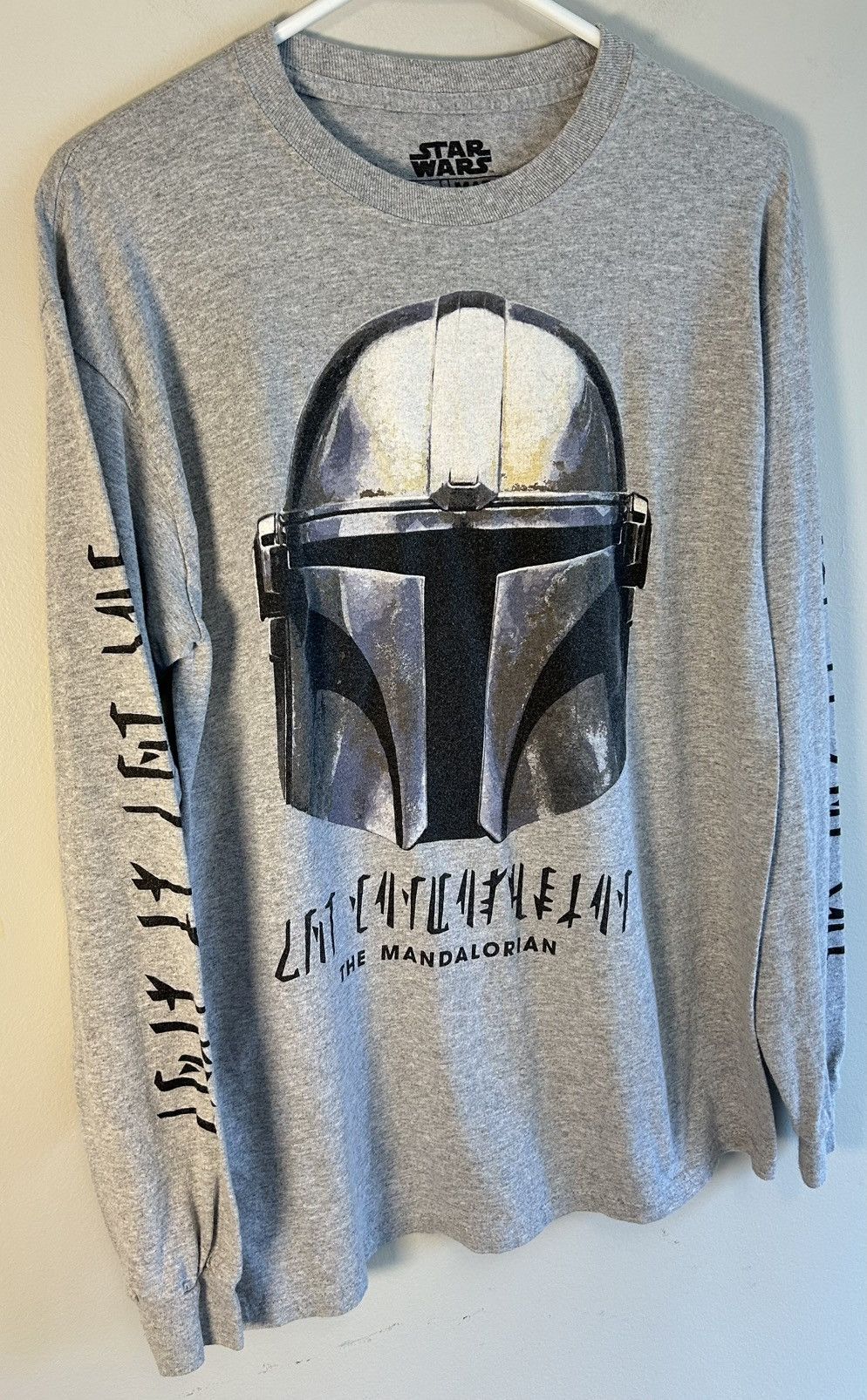Star Wars Star Wars The Mandalorian Din Djarin Mens Shirt Gray Size M Size US M / EU 48-50 / 2 - 2 Thumbnail