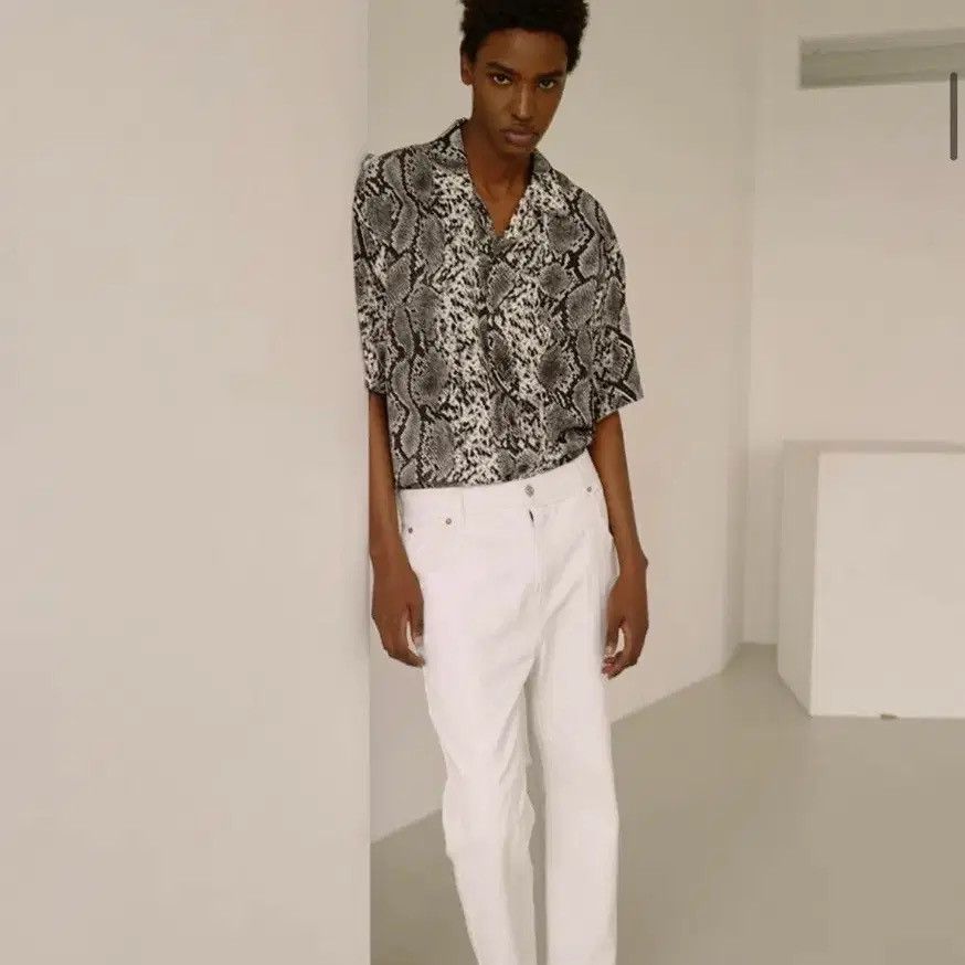 Andersson Bell Andersson Bell Muir Python Print Open Collar Shirt IVORY/BLK Size US L / EU 52-54 / 3 - 7 Thumbnail