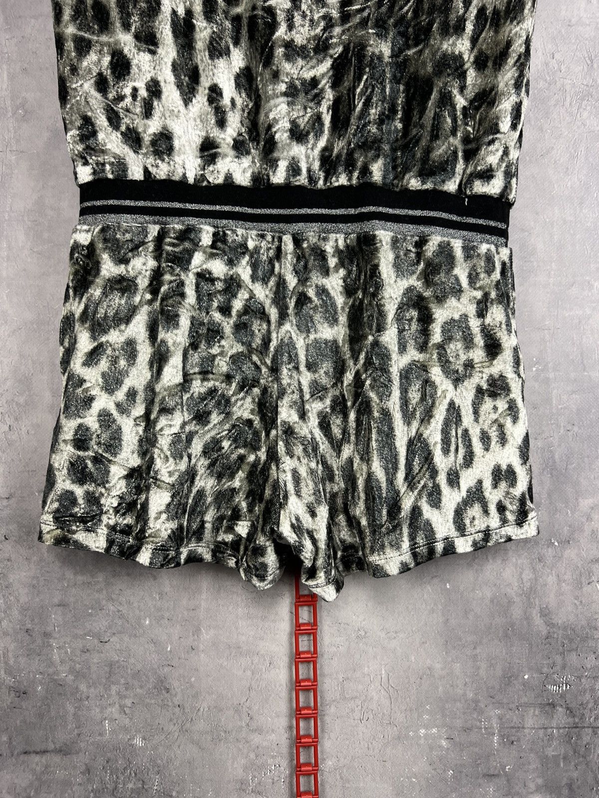 Roberto Cavalli ROBERTO CAVALLI- ANIMAL PRINT- SIGNATURE- JUMPSUIT SZ 42 Size 28" / US 6 / IT 42 - 19 Thumbnail