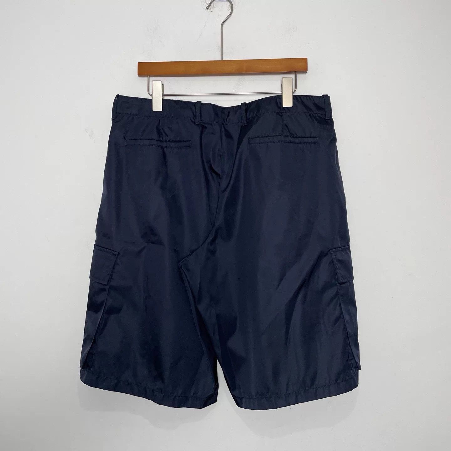 Prada Prada Triangle Logo Utility Shorts 50 Size US 34 / EU 50 - 2 Thumbnail