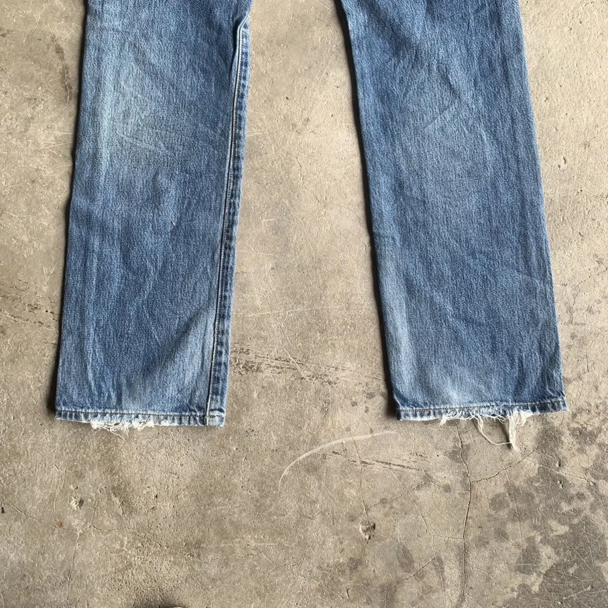 Levi's Vintage Clothing Levis 501 Distressed 31x31 BlueWash Levi’s Jeans Ripped Pant Size US 31 - 16 Thumbnail