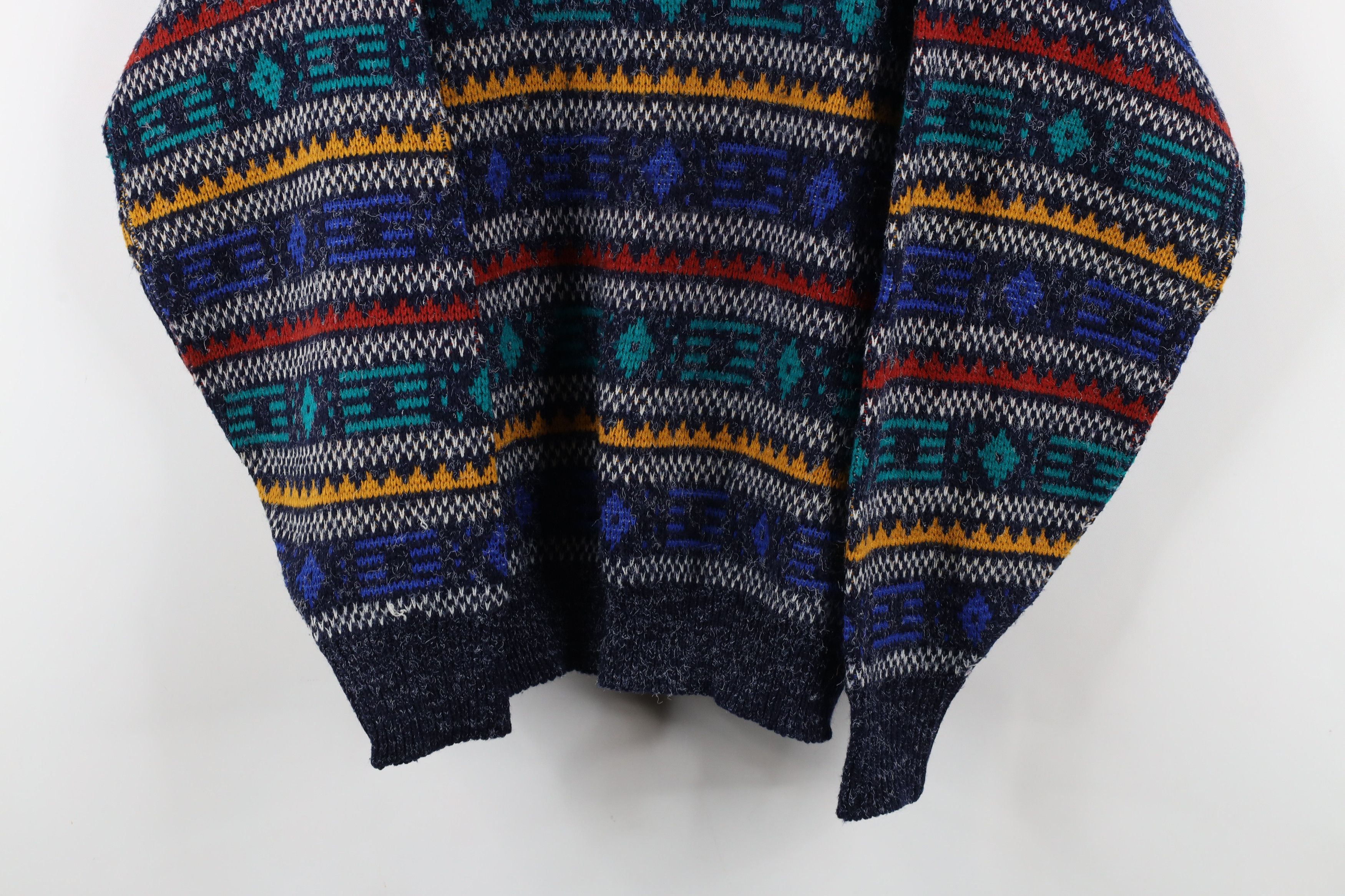 Vintage Vintage 90s Coogi Style Geometric Fair Isle Knit Sweater USA Size US L / EU 52-54 / 3 - 3 Thumbnail