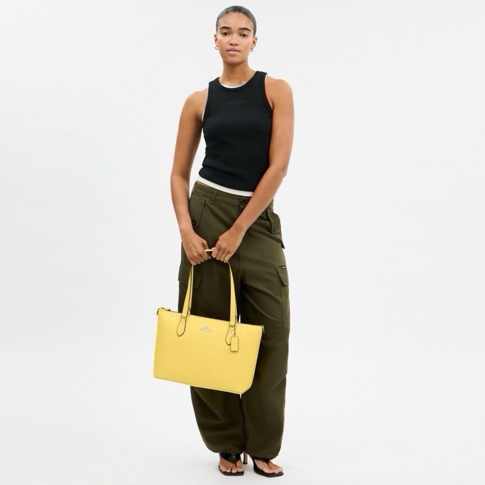 Coach NWT Coach Leather Gallery Tote Bag Leather Yellow cv402 Size ONE SIZE - 7 Thumbnail