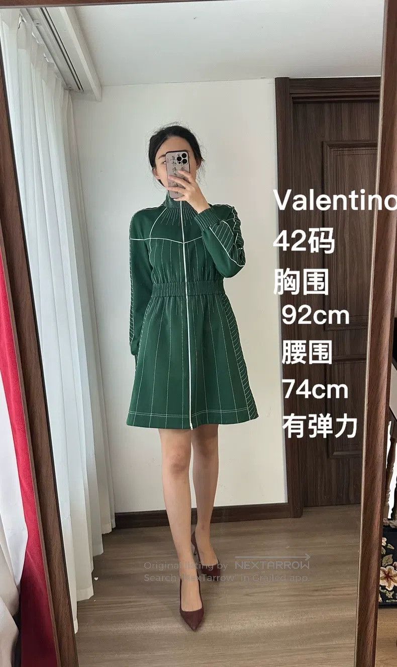 Valentino Valentino dress Size M / US 6-8 / IT 42-44 - 1 Thumbnail