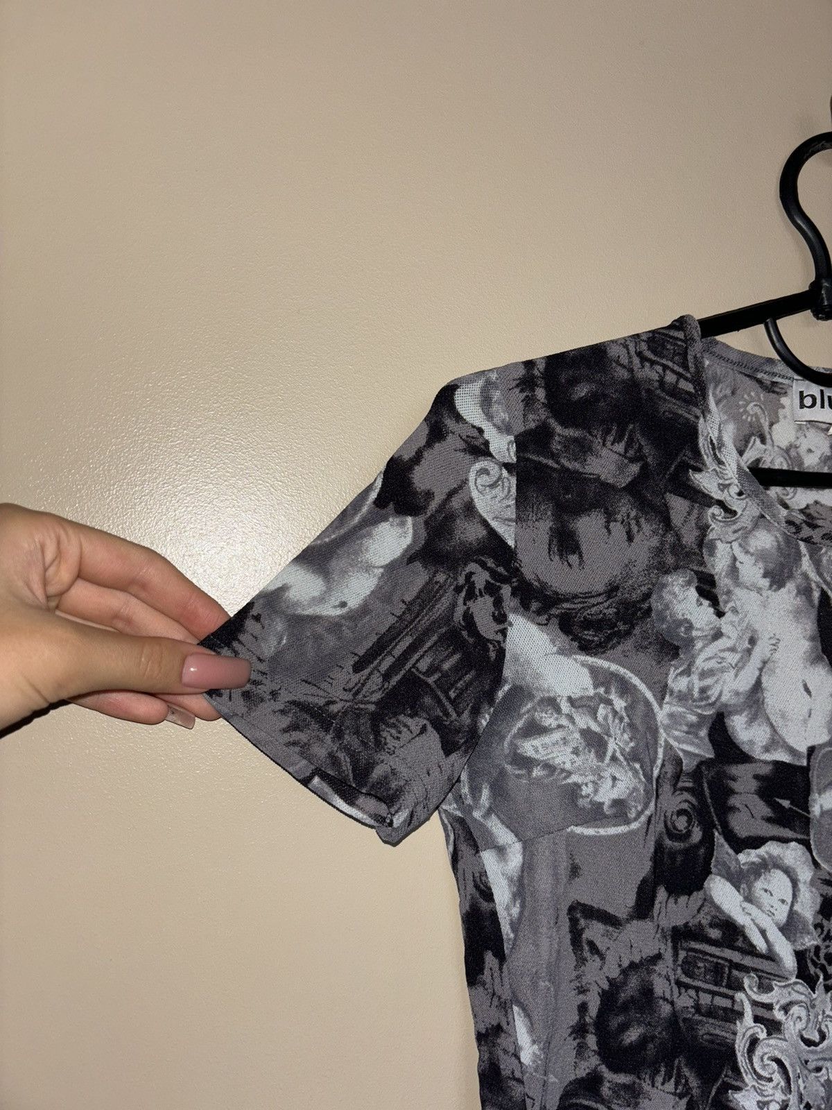 Vintage PRINTED VINTAGE MESH TEE T-SHIRT ANGELS 2000s Size ONE SIZE - 3 Thumbnail