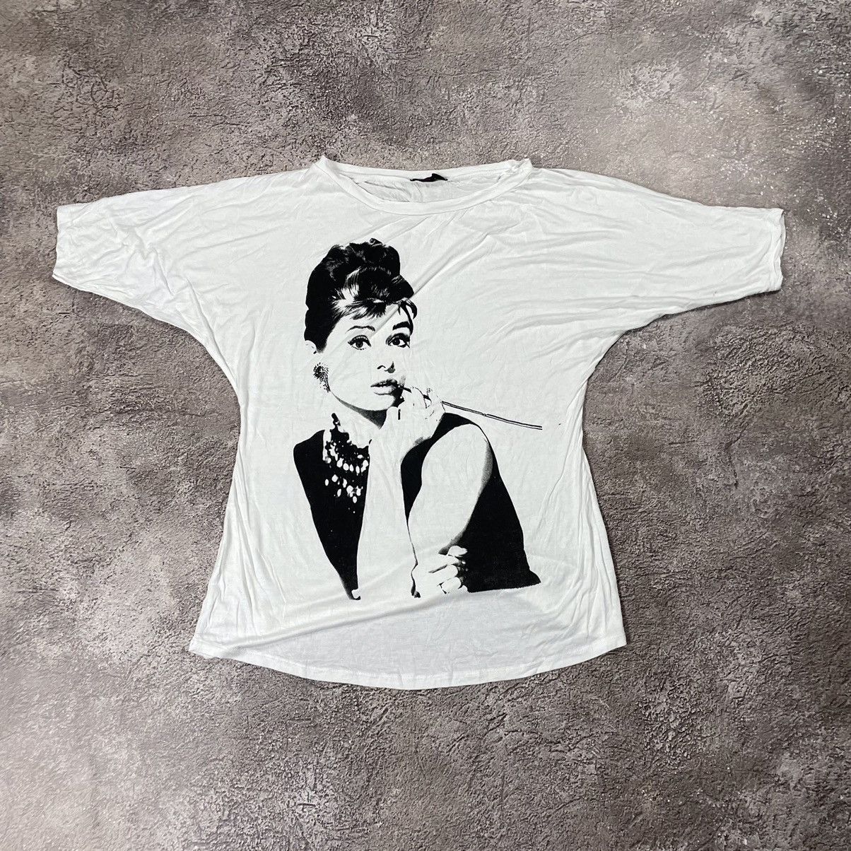 Vintage 90s Audrey Hepburn Graphic Tee Y2K Indie Worn In M
