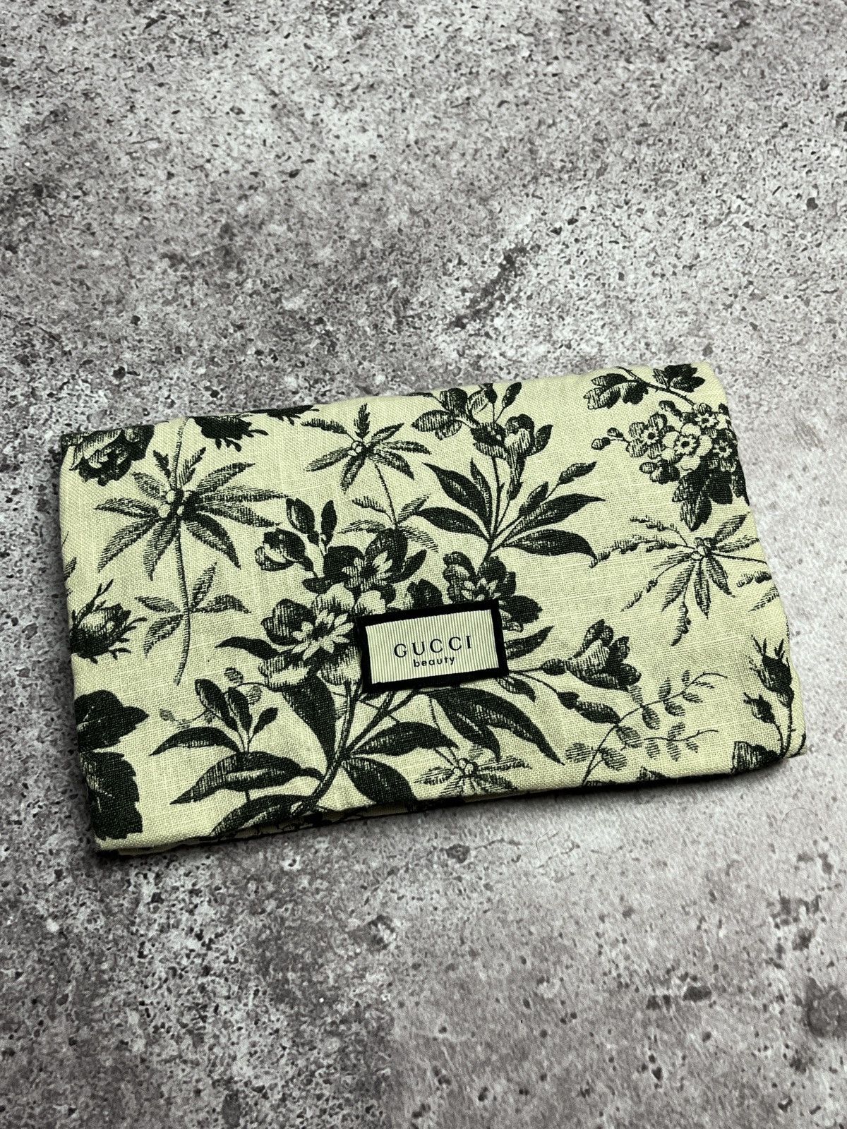 Gucci Linen Gucci Beauty Cosmetic Bag Size ONE SIZE - 2 Thumbnail