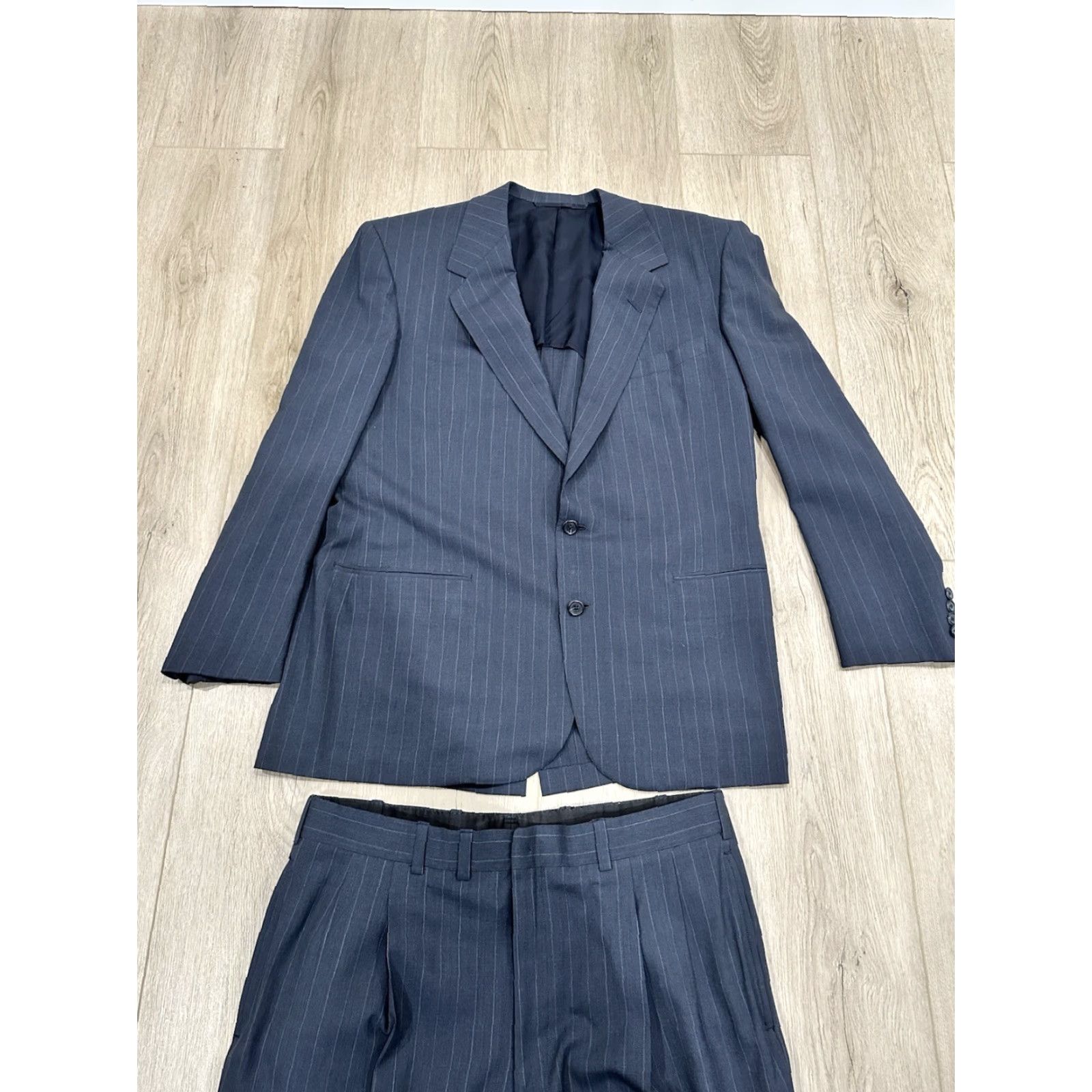 Vintage VINTAGE Oxxford Suit Gray Pinstripe 2 Piece Men 43 Regular Wool 42x36 Long Notch Lapel 2-Button Single-Breasted Size 46R - 5 Thumbnail