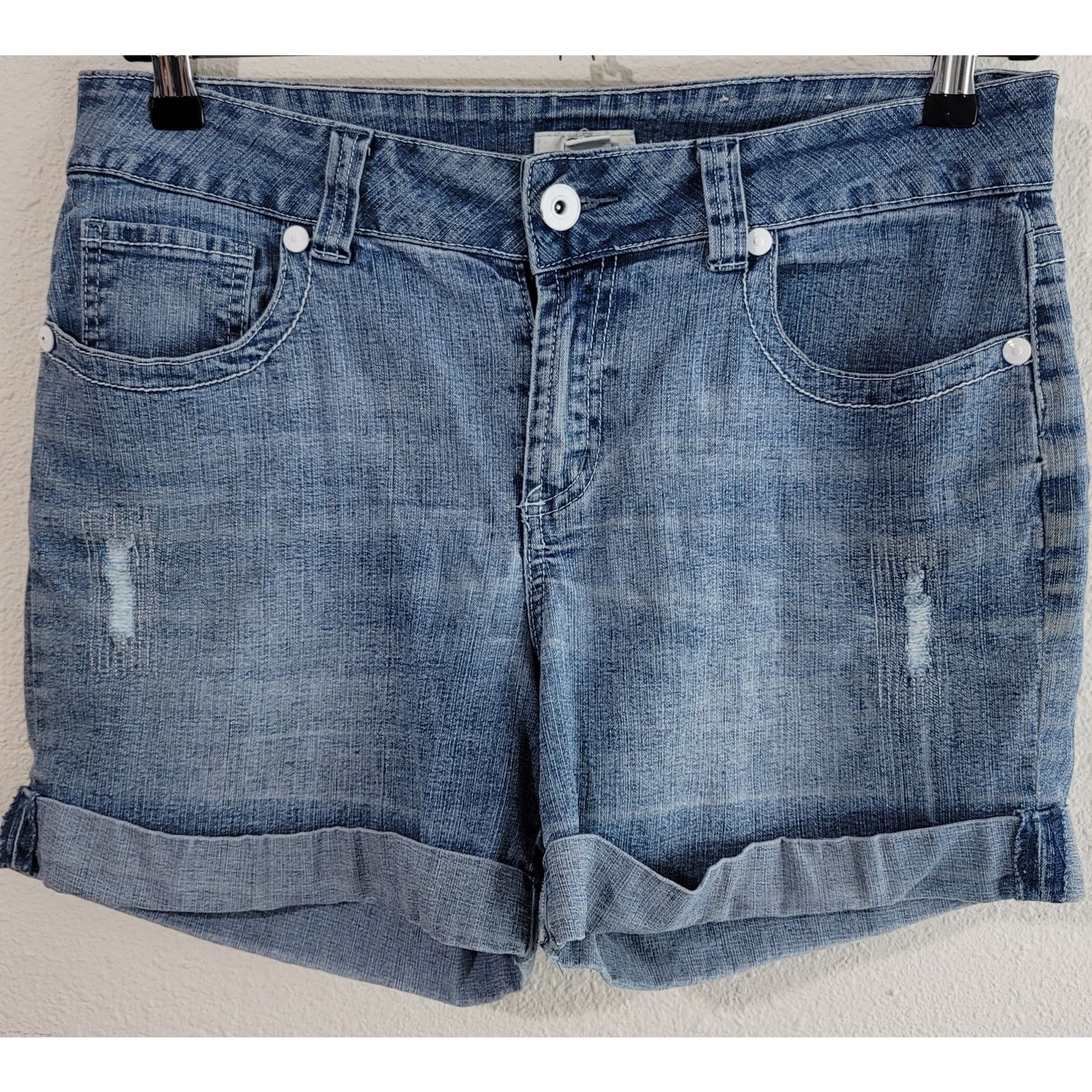 Other Cato Blue Stonewashed Distressed Boyfriend Denim Shorts 12 Size 34" / US 12 / IT 48 - 1 Thumbnail