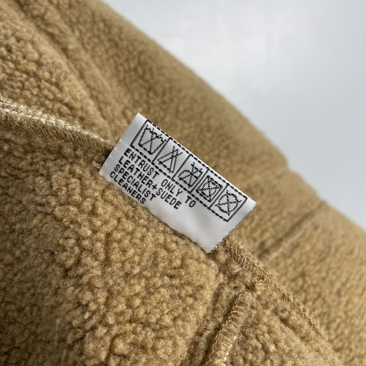 Japanese Brand × Vintage Vintage Y2K Faux Fur Sheepskin Jacket 2000s Avantgarde Size US L / EU 52-54 / 3 - 14 Thumbnail