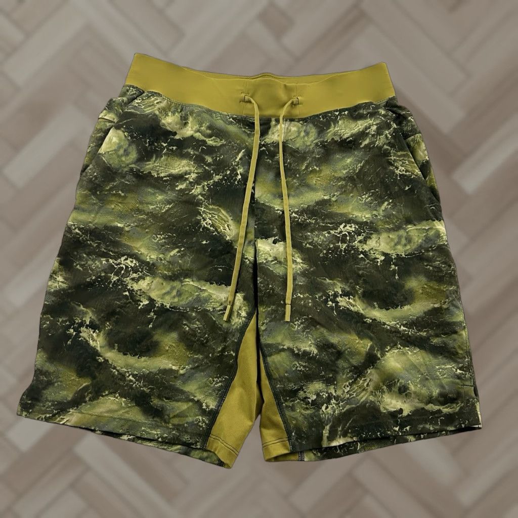 Lululemon Lululemon Shorts Mens Medium Green 9" Inseam Linerless All Over Print Athletic Activewear Shirt? Size US 31 - 1 Thumbnail