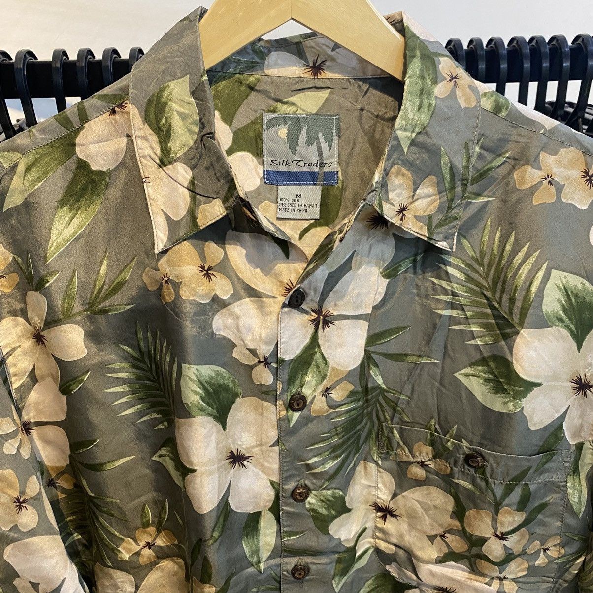 Vintage Hawaiian shirt by silk traders shirt 100% silk Size US L / EU 52-54 / 3 - 4 Thumbnail